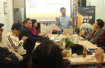 bi thu chi bo dinh ngoc son nguoi tam huyet voi su tien bo cua cong dong