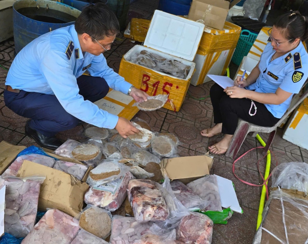 Quảng Bình phát hiện và thu giữ gần 270kg thực phẩm không rõ nguồn gốc