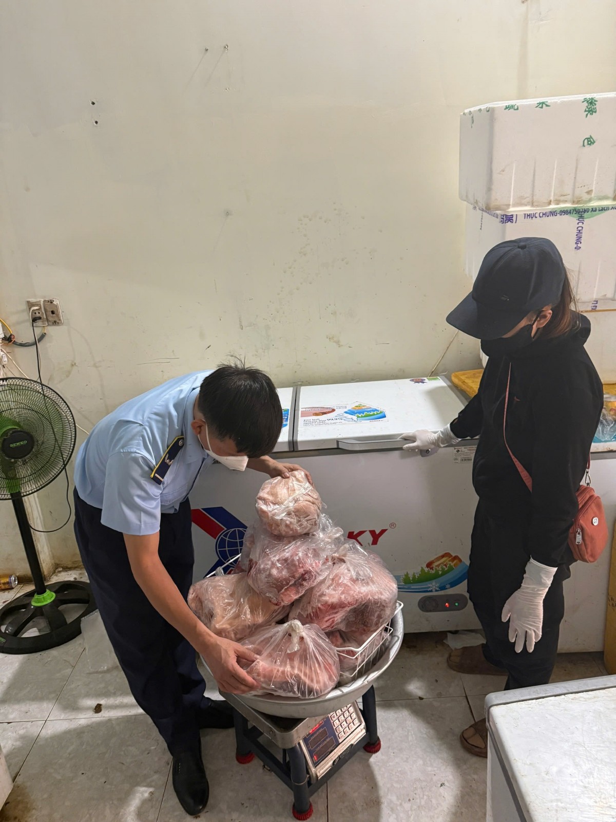 Đắk Lắk: Xử phạt gần 50 triệu đồng đối với cơ sở kinh doanh thực phẩm không rõ nguồn gốc, xuất xứ