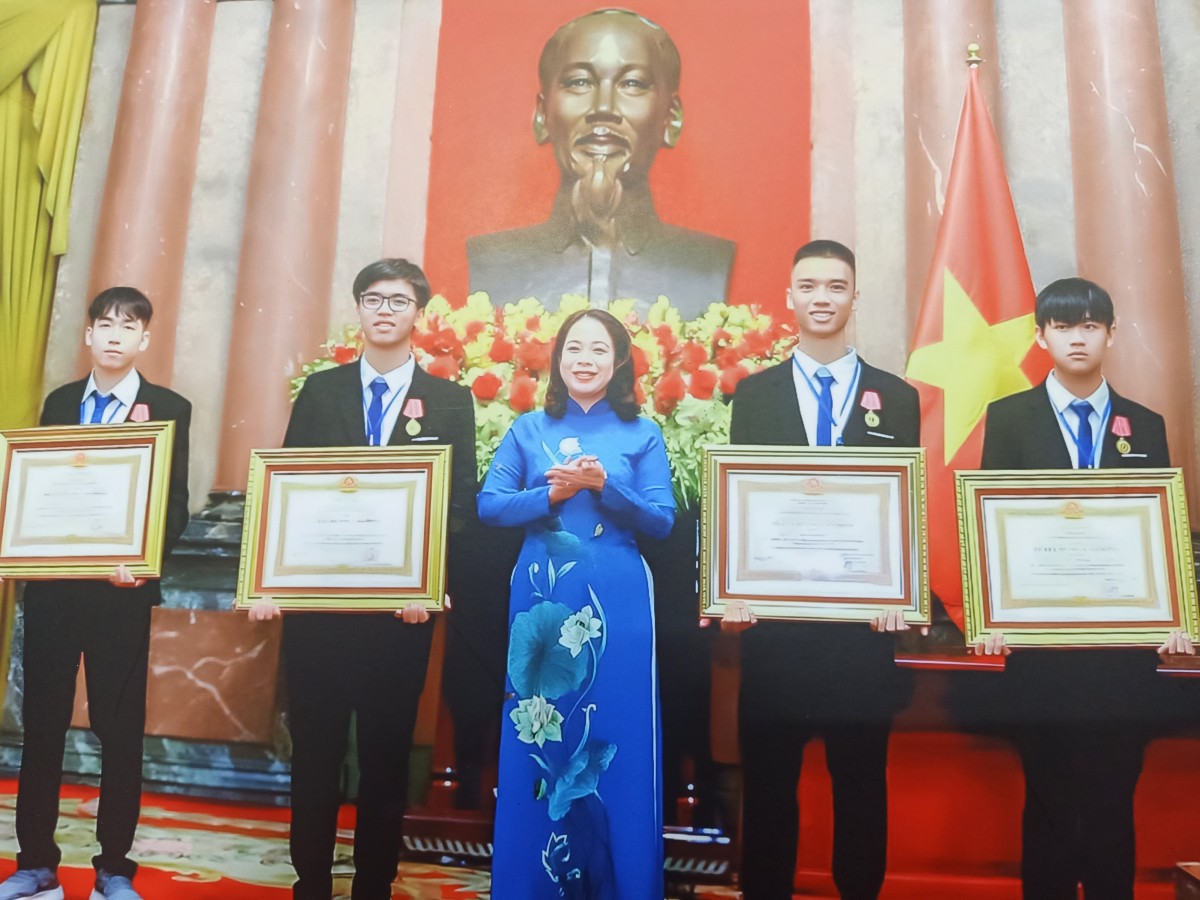 Hoàng Tuấn Dũng - Chàng trai miền núi được tặng Huân chương ở tuổi 18