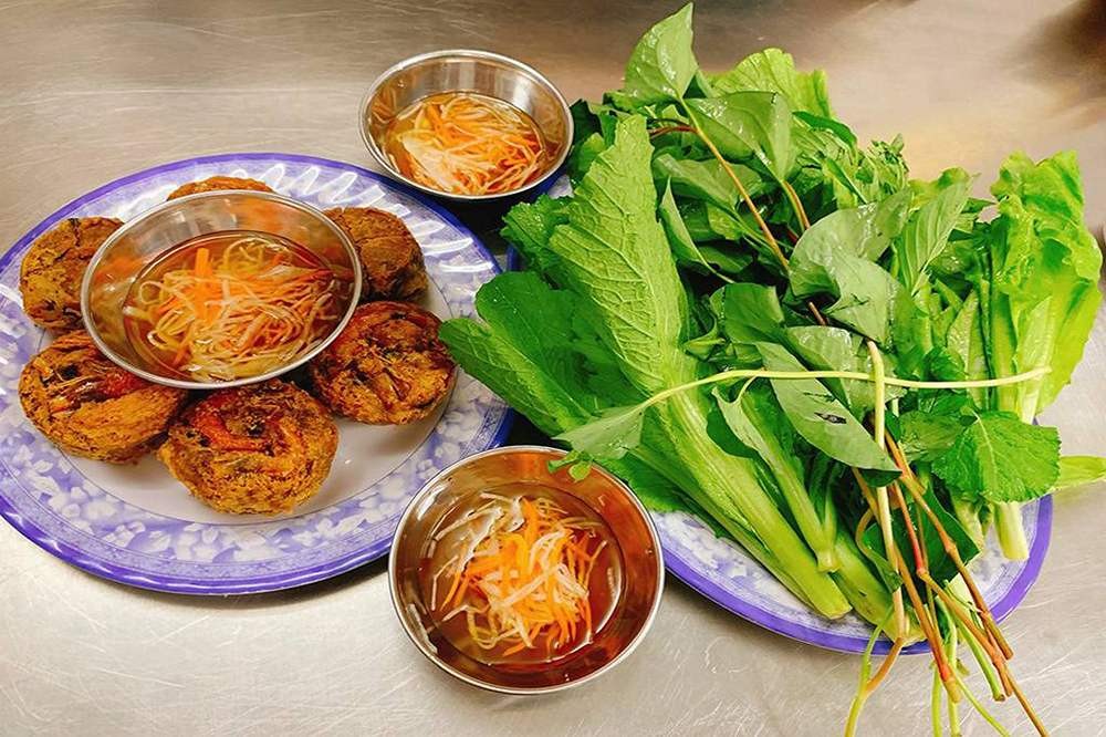 Bánh Cống Cần Thơ: Giòn rụm vành bánh, béo ngậy nhân tôm thịt, đậm hồn Tây Đô