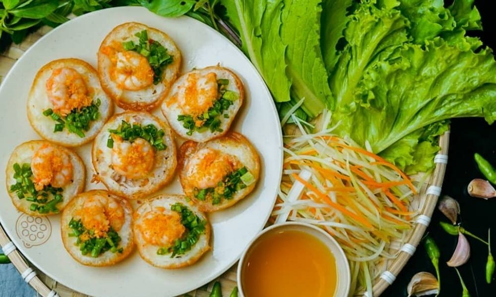 Bánh Khọt Vũng Tàu: Giòn tan, đậm đà hương vị hải sản, mang hồn phố biển