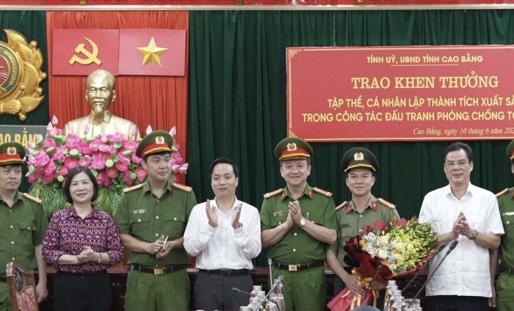 Cao Bằng: Bắt nhóm đối tượng nhập cảnh trái phép mang theo nhiều vũ khí quân dụng