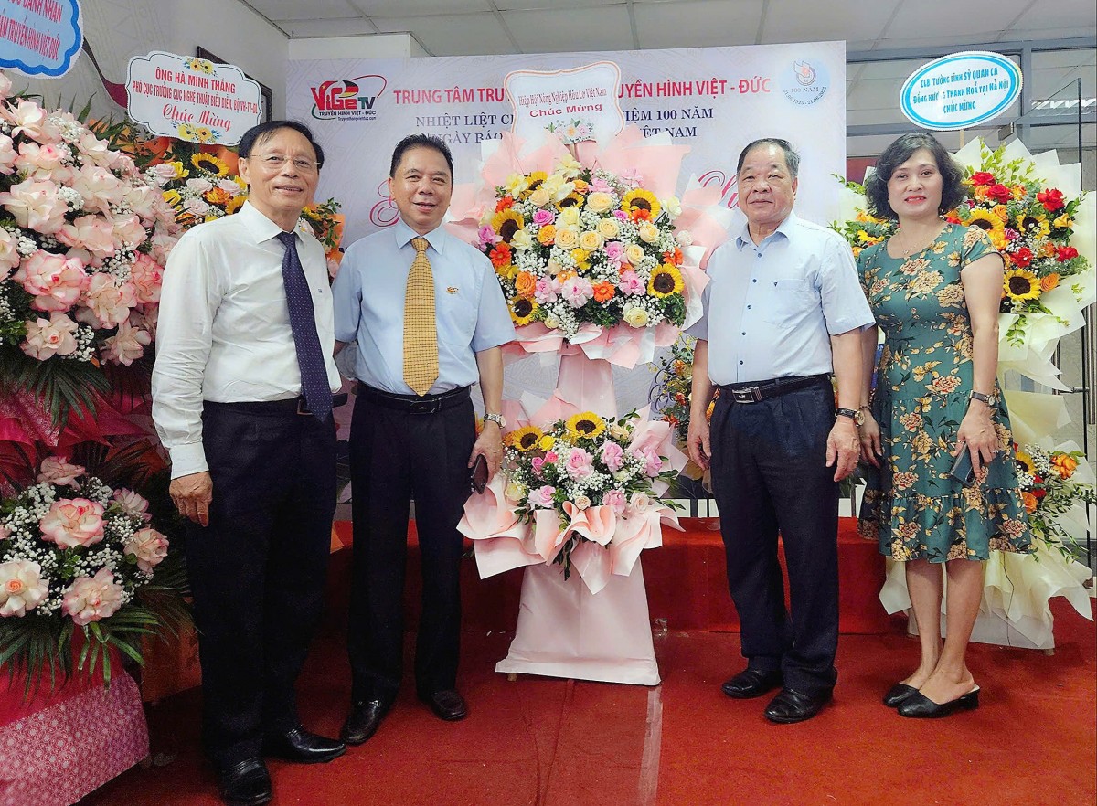 Trung tâm truyền hình Việt- Đức gặp mặt- giao lưu kỷ niệm 100 năm ngày báo chí cách mạng Việt Nam