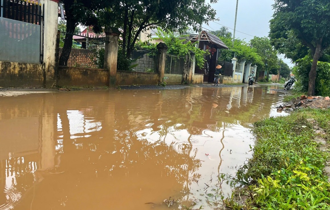 Gia Lai: Đường Phó Đức Chính thường xuyên bị ngập sâu mỗi khi mưa lớn