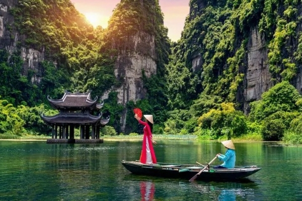 Du lịch Ninh Bình mới: Bứt phá mạnh mẽ trong 6 tháng đầu năm 2025