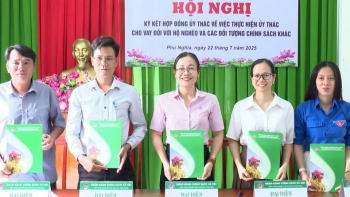 Ngân hàng Chính sách xã hội phối hợp với tổ chức chính trị - xã hội hỗ trợ vốn vay cho hộ nghèo