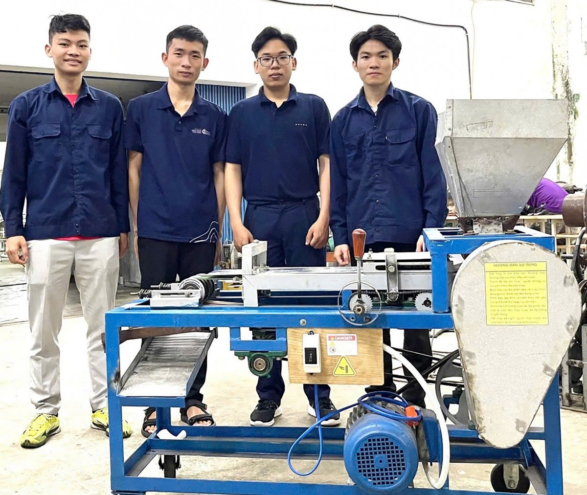 Máy tách vỏ hạt sen tươi: Đổi mới công nghệ từ nhu cầu thực tiễn