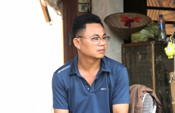 Cứu sản phụ thành công, bác sỹ mất nhà trong lũ dữ