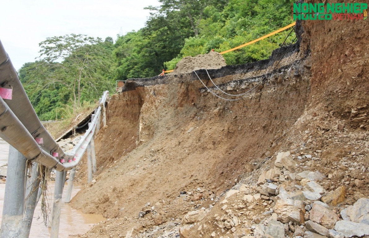Mưa lũ tàn phá hạ tầng giao thông, Nghệ An chi khẩn cấp 300 tỷ đồng khắc phục hậu quả