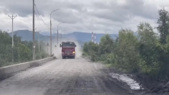 Quảng Ninh: Phường Uông Bí yêu cầu nhà thầu có phương án vận chuyển vật liệu thi công đường 10 làn