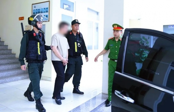 Bắt chồng Đoàn Di Băng để điều tra hành vi sản xuất, buôn bán hàng giả