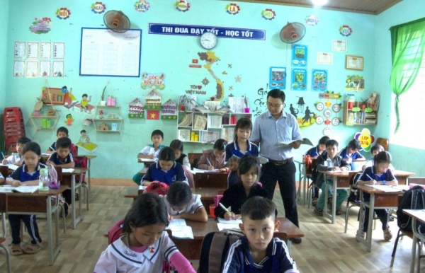 Giữ học trò giữa mùa lở núi: Hành trình vượt mưa lũ của những người "gieo chữ"