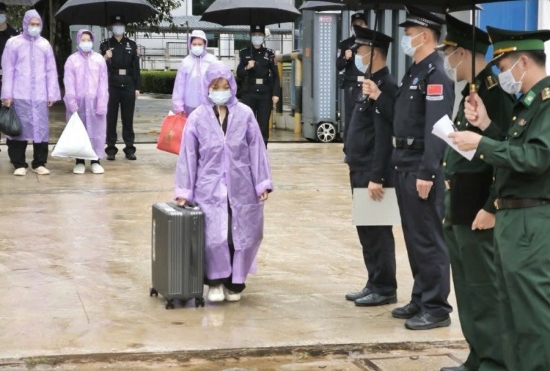 Cao Bằng: Tiếp nhận 4 đối tượng đang bị truy nã do Trung Quốc trao trả