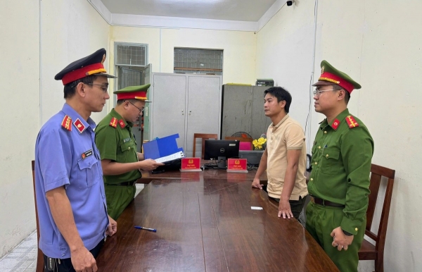 Bắt giam giám đốc tại ngoại nhưng vẫn chỉ đạo khai thác cát trái phép