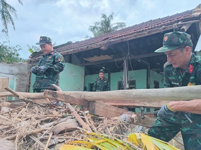 Lực lượng hậu cần - kỹ thuật QK5 "chạy đua" để người dân có nhà đón Tết