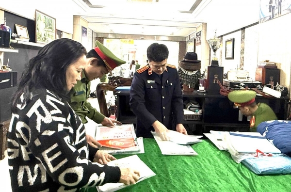 Bắt tạm giam vợ chồng chủ tiệm vàng lớn nhất Thanh Hóa