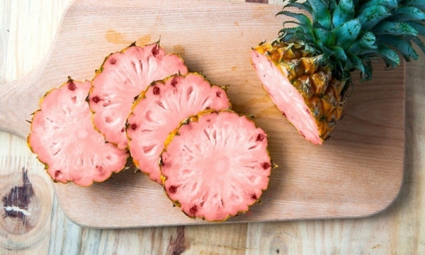 Dứa hồng loại trái cây 'độc & lạ'