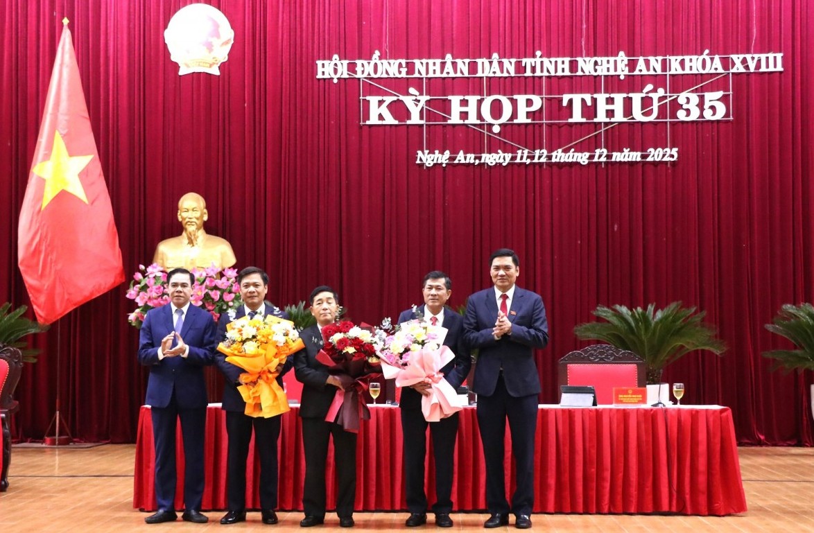 Giám đốc Sở GD&ĐT giữ chức Phó Chủ tịch UBND tỉnh Nghệ An