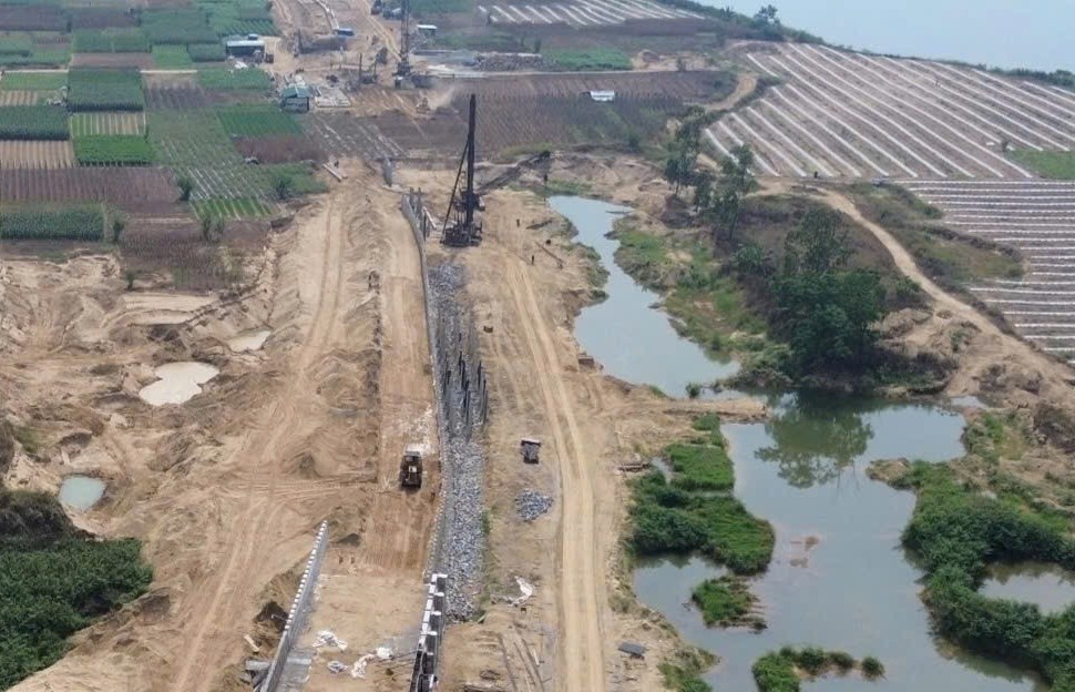 Quảng Ngãi: Điều tra dấu hiệu vi phạm tại dự án kè chống sạt lở sông Trà Khúc