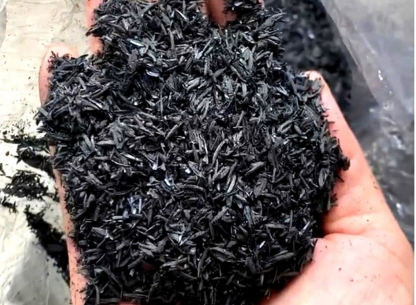 Than sinh học từ vỏ trấu giúp cải tạo độ mặn của đất nông nghiệp