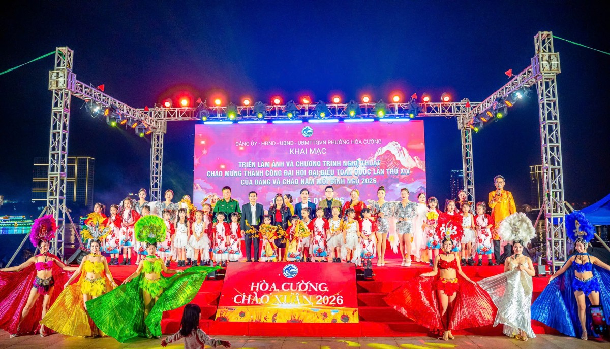 Triển lãm ảnh và chương trình nghệ thuật “Ánh sáng niềm tin” chào mừng thành công Đại hội Đảng XIV