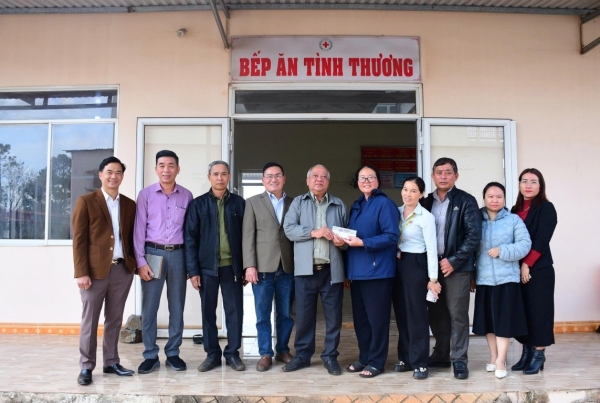 Lan tỏa tinh thần thiện nguyện tại Bếp ăn Tình thương Trung tâm Y tế khu vực Đắk Song