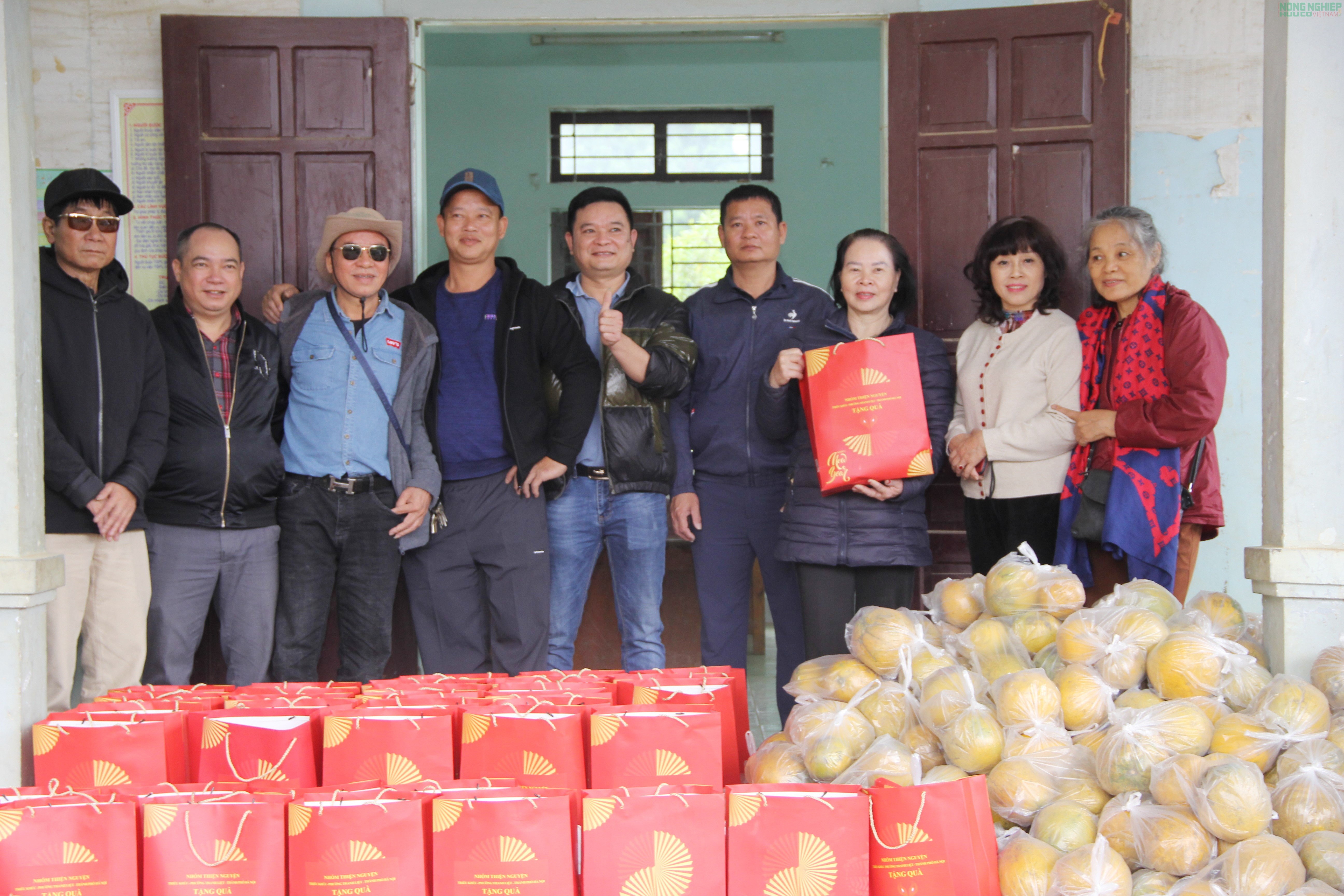 Hàng trăm suất quà Tết gửi gắm yêu thương đến với bà con Đan Lai, xứ Nghệ