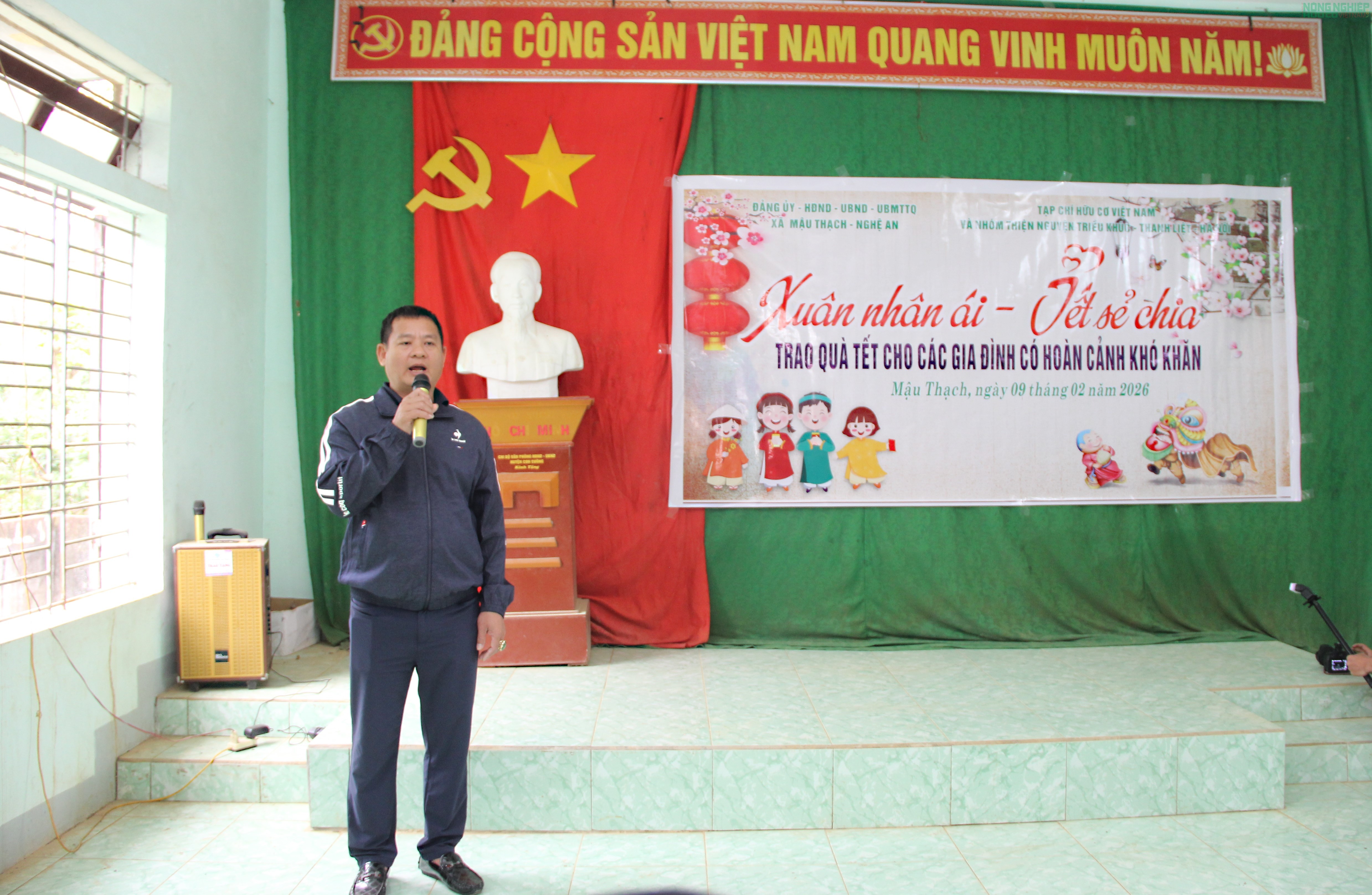 Hàng trăm suất quà Tết gửi gắm yêu thương đến với bà con Đan Lai, xứ Nghệ Hàng trăm suất quà Tết gửi gắm yêu thương đến với bà con Đan Lai, xứ Nghệ