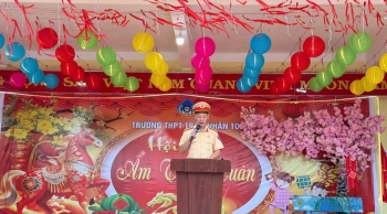 Đắk Lắk: Tuyên truyền an toàn giao thông cho 1.000 học sinh Trường THPT Trần Nhân Tông