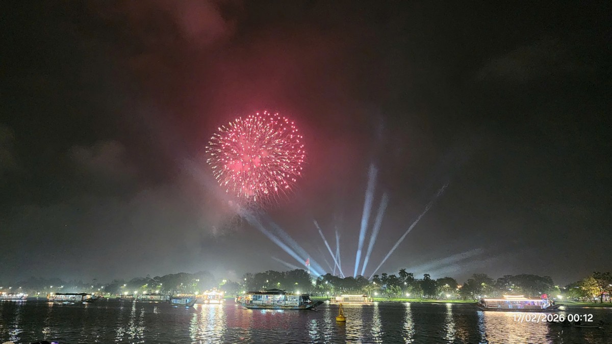 Tp. Huế: Giao thừa Bính Ngọ 2026 - rực rỡ pháo hoa, khát vọng vươn xa