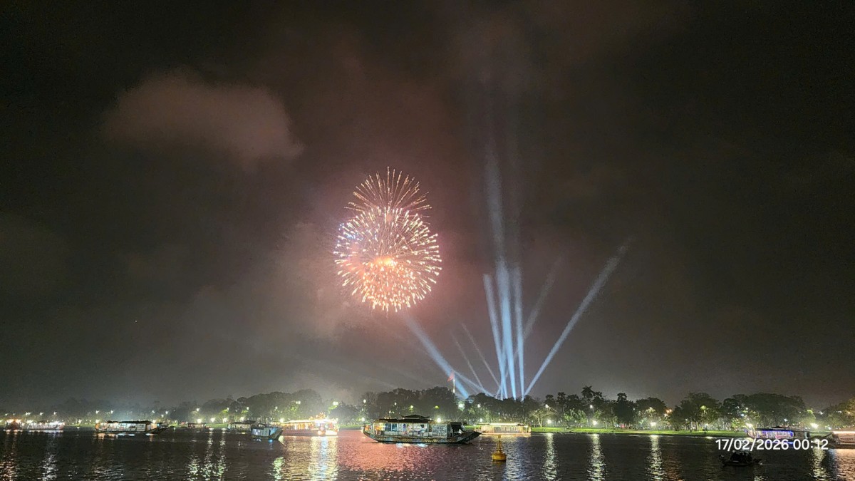 Tp. Huế: Giao thừa Bính Ngọ 2026 - rực rỡ pháo hoa, khát vọng vươn xa
