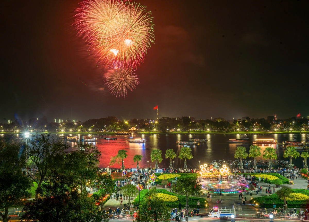 Tp. Huế: Giao thừa Bính Ngọ 2026 - rực rỡ pháo hoa, khát vọng vươn xa