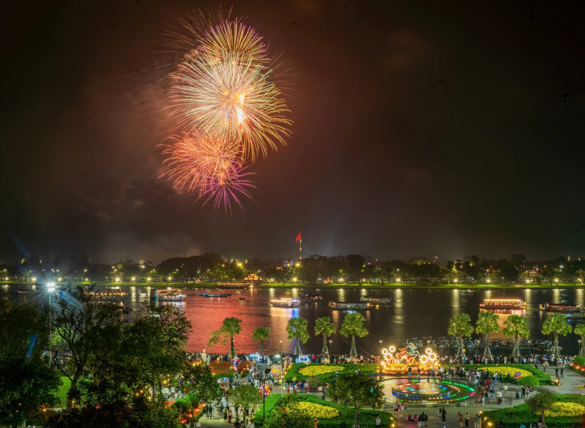 Tp. Huế: Giao thừa Bính Ngọ 2026 - rực rỡ pháo hoa, khát vọng vươn xa