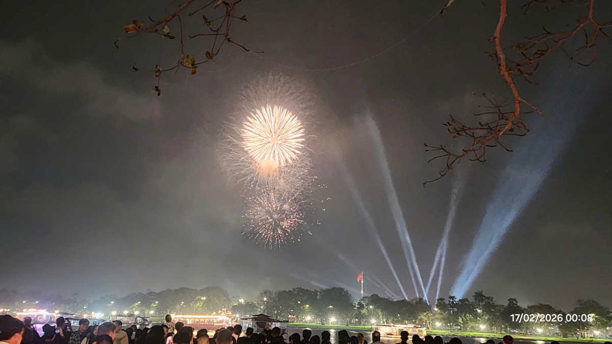 Tp. Huế: Giao thừa Bính Ngọ 2026 - rực rỡ pháo hoa, khát vọng vươn xa