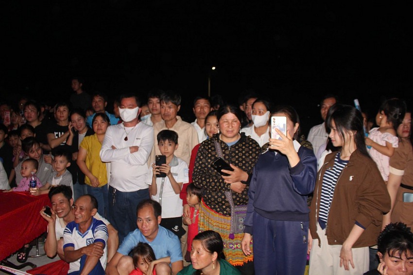 Độc đáo lễ hội nhảy lửa của người Dao Nậm Đét xã Bảo Nhai