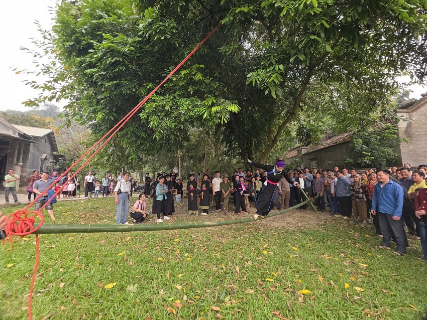 Về vùng cao Bảo Nhai vui hội Lồng tồng ngày xuân