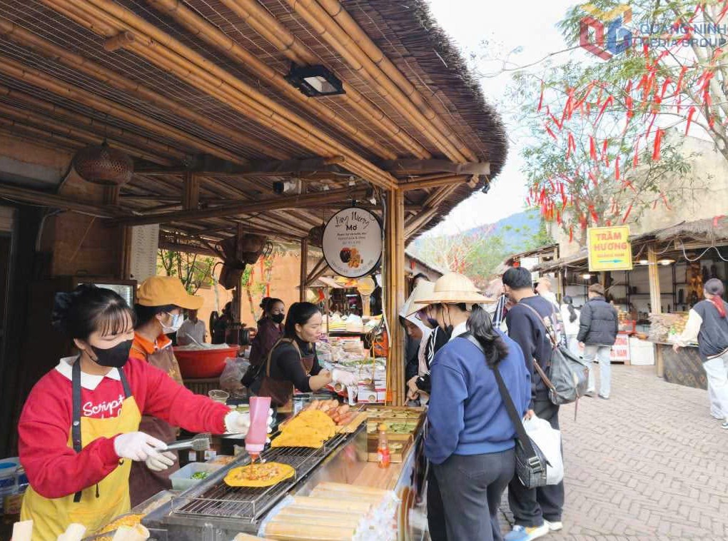 Quảng Ninh siết chặt quản lý an toàn thực phẩm mùa lễ hội