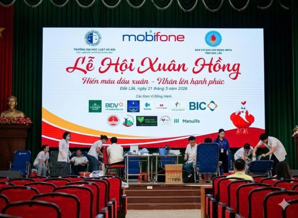 Hơn 290 đơn vị máu được tiếp nhận tại Lễ hội Xuân Hồng ở Phân hiệu Trường Đại học Luật Hà Nội tại Đắk Lắk