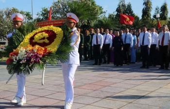 Đắk Lắk: Lãnh đạo tỉnh dâng hương kỷ niệm 51 năm Ngày giải phóng Phú Yên