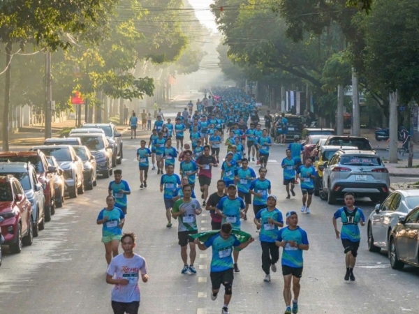 Đắk Lắk: Hơn 5000 Runner tham gia giải “Chạy giữa Thủ phủ Cà phê”