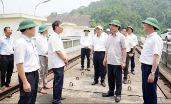 Lãnh đạo Tp. Huế kiểm tra thực tế hồ Tả Trạch, nhấn mạnh yêu cầu an toàn hạ du