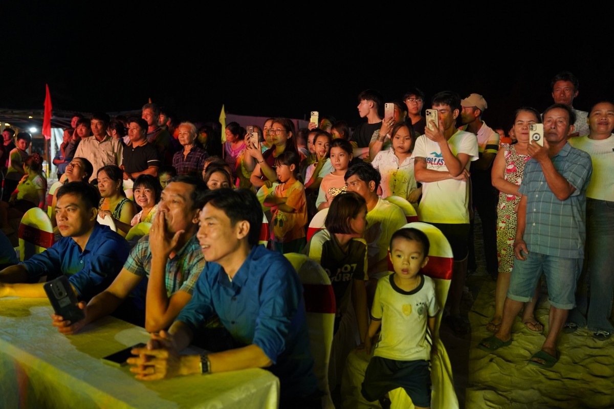 Tuổi trẻ phường Phong Quảng thắp sáng khát vọng biển xanh