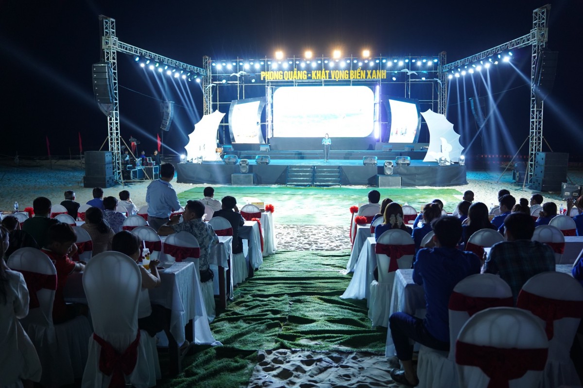 Tuổi trẻ phường Phong Quảng thắp sáng khát vọng biển xanh