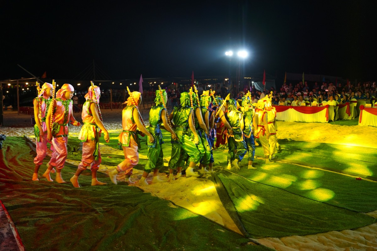 Tuổi trẻ phường Phong Quảng thắp sáng khát vọng biển xanh