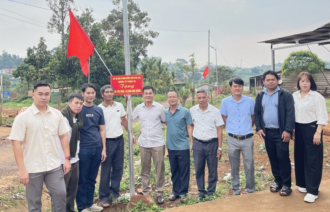 Hành trình ý nghĩa "Thắp sáng đường quê" và "Thắp sáng vùng biên" tại Lâm Đồng