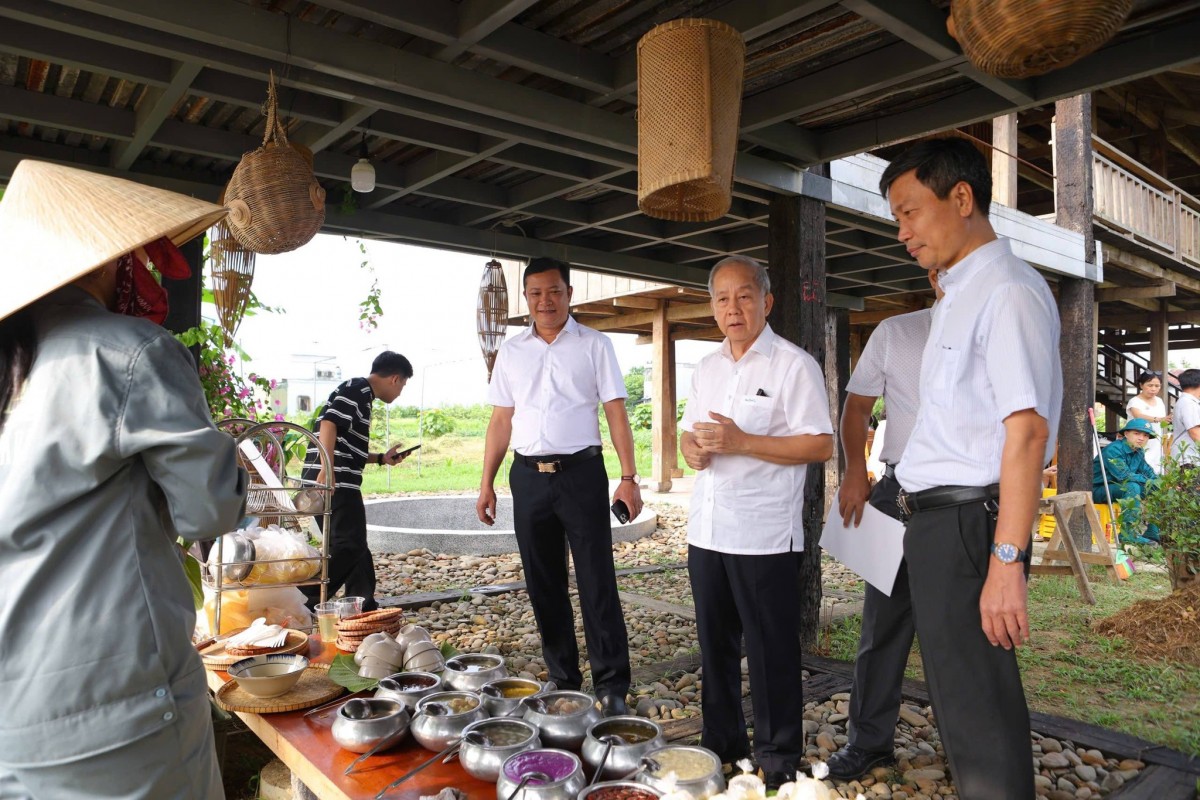 Phiên chợ quê “Mì xưa mì sớm” tái hiện sinh động đời sống làng quê Việt Nam.