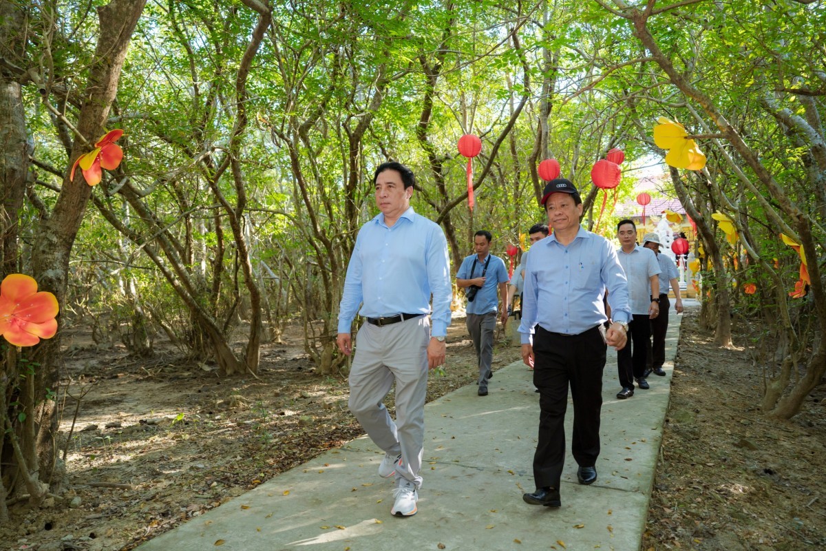 Tp. Huế phát triển du lịch vùng đầm phá gắn chặt bảo tồn hệ sinh thái tự nhiên