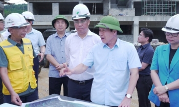 Phó Thủ tướng Lê Tiến Châu kiểm tra tiến độ xây dựng các trường phổ thông nội trú liên cấp trên địa bàn tỉnh Cao Bằng