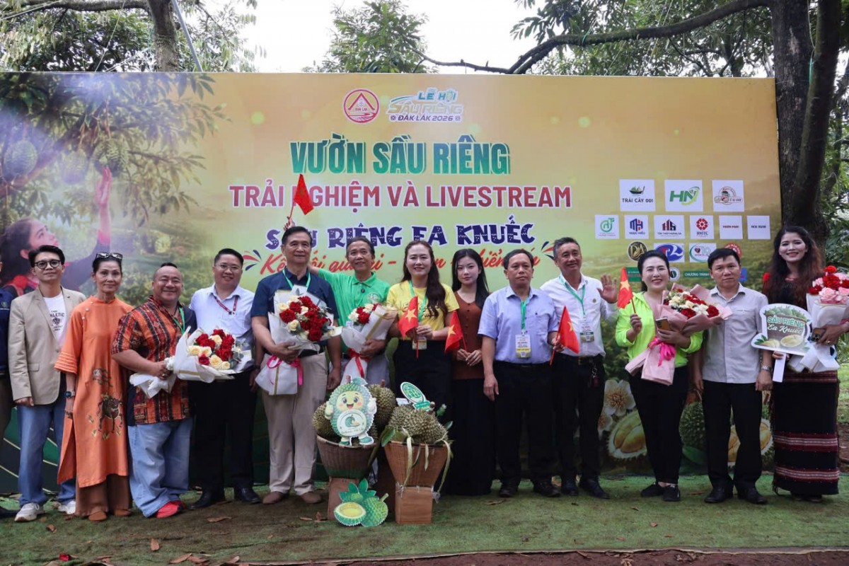 Bí thư Đảng ủy xã Ea Knuếc tham gia 